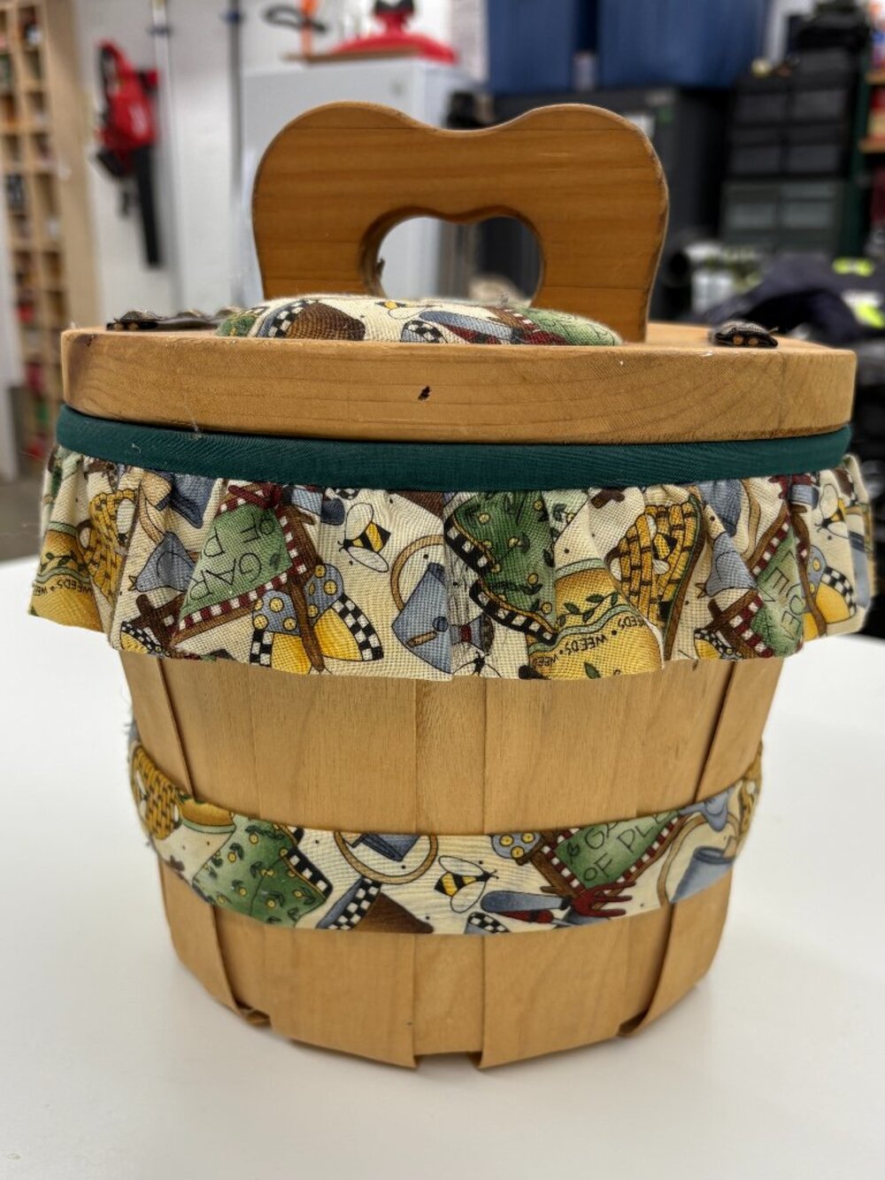 Vintage Wooden Bushel Basket Sewing Box Split Lid Heart Handle Country Garden